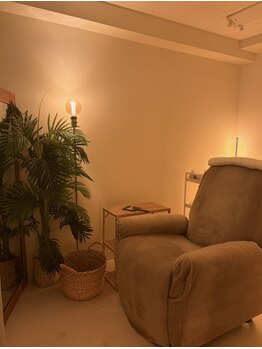 メリア(MELIA)の写真/【口コミ高評価】完全個室の特別空間♪周りを気にせずゆったり寛げる贅沢サロン☆丁寧な施術で理想の目元へ
