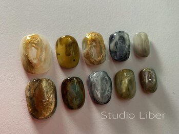 ネイルスタジオ リーベル(nail studio Liber)の写真/短い爪にも似合うデザイン多数！デザイン持ち込みも可能◎シンプル派の方も、こだわり派の方も大満足♪