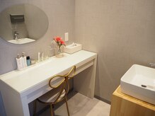 ウルケ(URUKE)の雰囲気（メイクルーム完備。ドライヤー・コテ・アイロンもご用意してます）