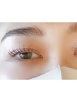 ナチュラル上品な目元にしたい