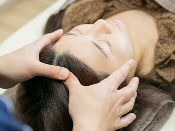 田端整体院/立体的な小顔整体メイクの仕上げ