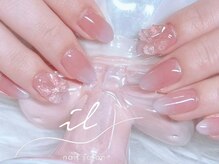 イル 神戸店/白×ピンク×グラデーション