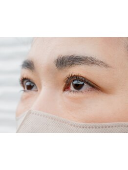 ナチュラル上品な目元にしたい