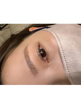 ナチュラル上品な目元にしたい