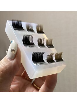 トイ 川口(toi.)/フラットラッシュ 色展開