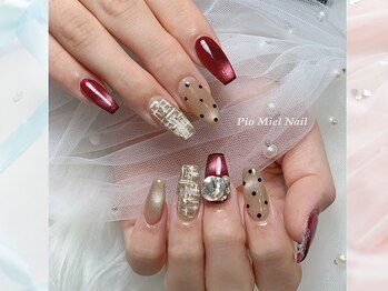 ピオミエルネイル 新宿(pio miel nail)/ボルドー×ゴールド×ドット