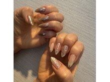 フロッシュ ネイル(Frosch Nail)の雰囲気（ニュアンス、アシメ）