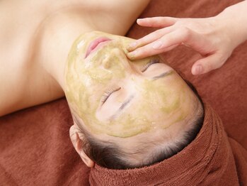 ラエッセ(LAESSE)/肌質改善☆ハーブピーリング