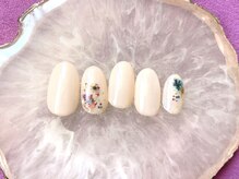 ネイルサロン フローリア(nail salon Florir)/ワンカラー×フラワーネイル