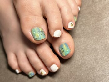 ラドール(La Dhole)/マットマーブル×水滴ネイル