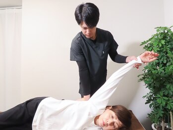 フィット(Fit)の写真/デスクワークや長時間、同じ作業の繰り返しでツライ首・肩こり・頭痛を肩甲骨はがしでガチガチな肩を改善！