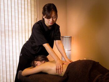 リラックスレイク(Relax Lake)/リンパマッサージ　背中、腰