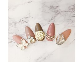 成人式ネイル　パーツで華やかに