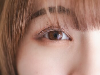 サロン ド リリー(Salon de lily)の写真/《エリア希少》韓国発★話題沸騰!!束感ある仕上げのNUNUラッシュリフト導入サロンでパッと華やかなお目元へ