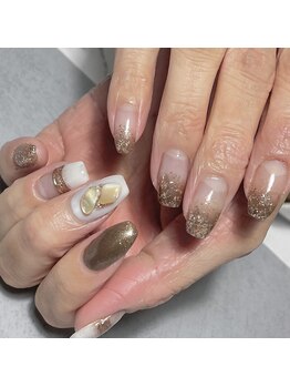 リーゾス(RISUS)/アシンメトリーネイル