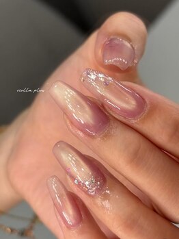 ヴィオラプラス(violla Plus+)の写真/【ネイル¥3500～】ナチュラル～華やかまでお任せ！お仕事柄派手にできない方も◎大人可愛いを叶えます☆