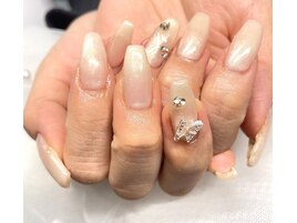 キラキラちょうちょネイル