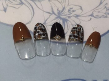 ネイルサロン リリオ(Nail Salon Ririo)/ハーフフレンチツイードネイル