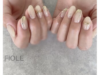 フィオル(FIOLE)/大人ニュアンスネイル