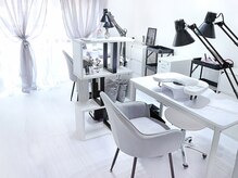 ネイルサロンクロリ福生 -coloris-の雰囲気（赤坂から移転オープン！1部屋2名様までのゆとり空間。個室あり。）