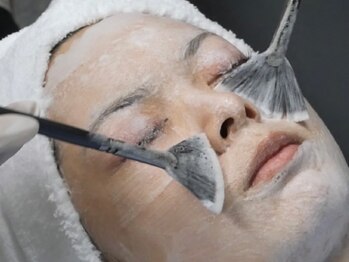 フィフティーファイブ(Fifty Five)の写真/韓国で話題《LA LA PEEL》水光ツヤ肌に◎古い角質を取りくすみのないベビ-スキンへ☆毛穴レス,ニキビケアも