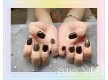 センシー ネイル スタジオ(Sensy Nail Studio)/ダーク色味での2色ワンカラー