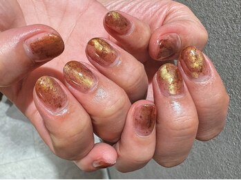 シー(Shhh...)/ニュアンスブラウンゴールド