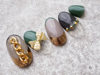 カトルナフ(quatre fois neuf)/立体パーツの大人韓国ネイル