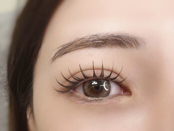 ソエ(SOE)の写真/自然なボリュ-ム感で,自まつげの負担を最小限に抑えて,モチの良さUP◎モテ可愛な目元を実現します♪