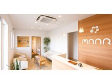 リラクゼーションサロン マールの雰囲気（清潔感のある白を基調とした受付でお客様をお迎えいたします。）