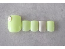 スリー 自由が丘(THREE)/ネオンイエロー