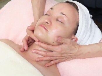 サロン ド ラン(Salon.du.RAN)の写真/年齢を重ねるほど美しく【本物志向のあなたへ】38年の実績が導く大人女性のための本格美肌ケア　　　