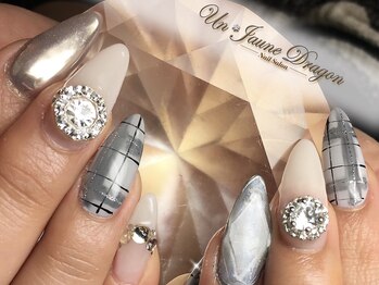 アン ジョーヌドラゴ/ロング☆宝石ネイル