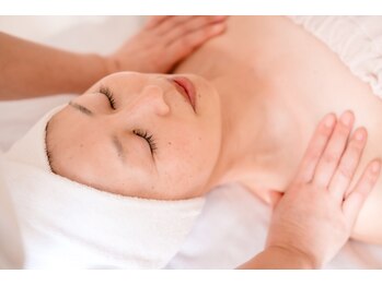 ミピマム 横浜駅前店/2.デコルテ・お背中周り