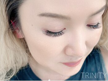 トリニティー(TRINITY)の写真/豊富なデザイン&丁寧カウンセリングで大人女性の綺麗をお手伝い！瞼やまつ毛のお悩み相談ください♪