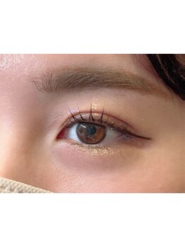 ナチュラル上品な目元にしたい