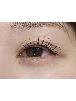 ナチュラル上品な目元にしたい