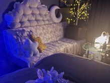 ねむりひめRe:の雰囲気（各お部屋にゆったりソファ！まずは美味しい自家製健康茶から）