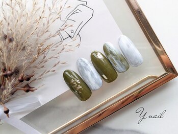 ワイネイル(Y.nail)/カーキのシンプルデザイン