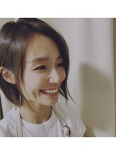 アカラ(AKALA) hitomi 