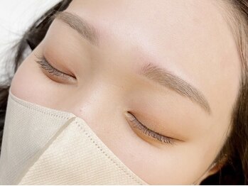 ホワイトアイ 奈良大和西大寺(WHITE EYE)の写真/【アイブロウWAX専門店】眉のお悩みは専門スタッフにお任せ♪すっぴんも自信が持てる仕上がりへ