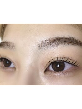 ナチュラル上品な目元にしたい