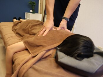 やす鍼灸院/施術　　　　　