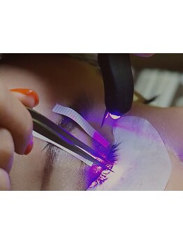 ナチュラル上品な目元にしたい