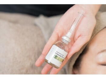 バーガルサロンギンザ(VAGAL SALON GINZA)/高濃度トラネキサム酸美容液導入