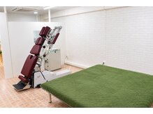 いわい整骨院の雰囲気（明るく落ち着いた施術スペース）