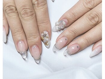 先端クリアネイル