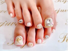 宝石箱みたいなフットネイル☆