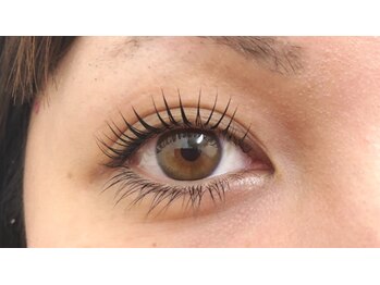 ムーンアイビューティープラス(moon eye beauty+)/まつげパ-マ+トリ-トメント