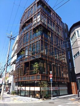 プラチナムアロマ 近鉄八尾駅前店(PLATINUM AROMA)/2階chocoZAPさんがある建物！